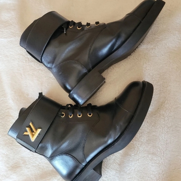 Louis Vuitton Wonderland Boots - Picture 3 of 9
